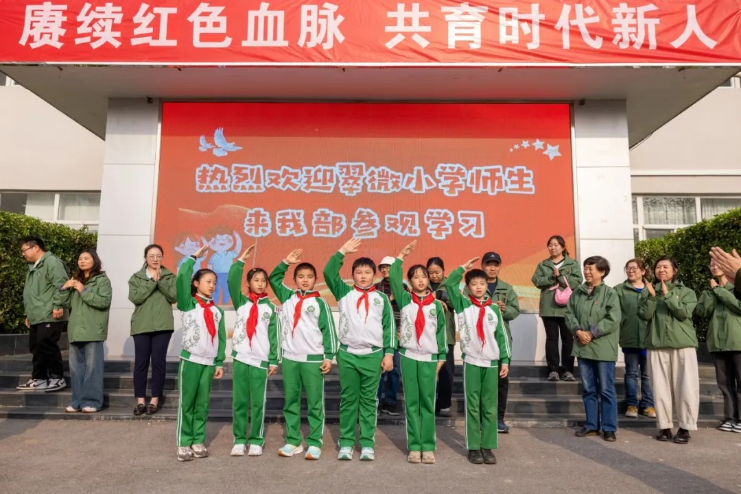 北京：组织开展青少年进军营活动